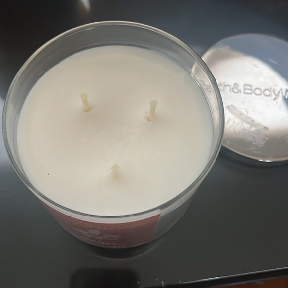 Bath & Body Works 3-wick Aromatherapy Candle - Picture 2 of 3